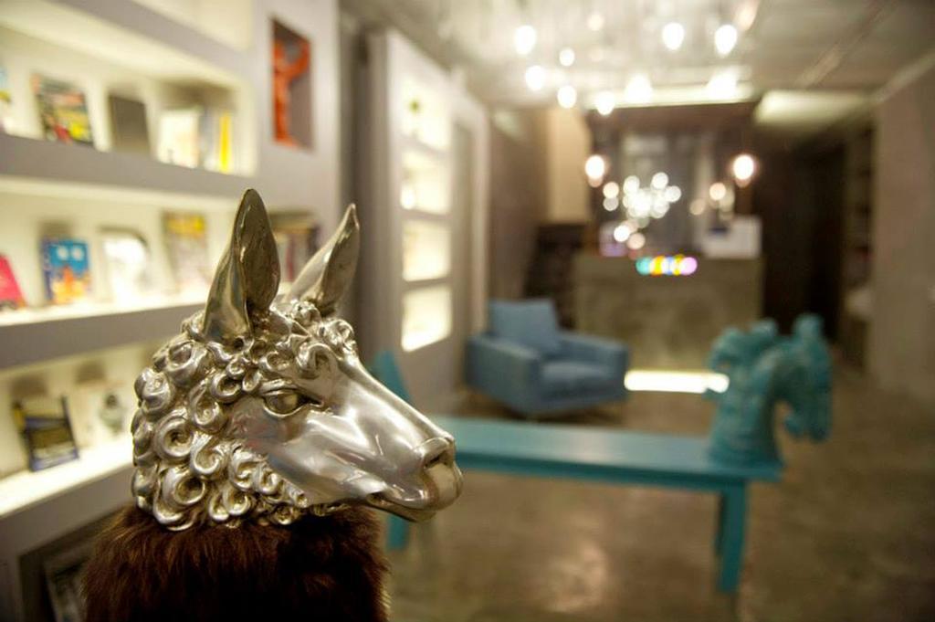 Vacio Suite Bangkok Exteriör bild