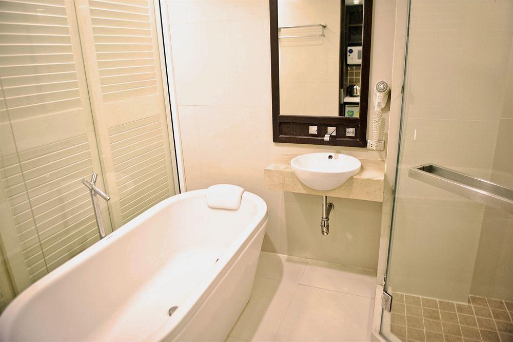 Vacio Suite Bangkok Exteriör bild