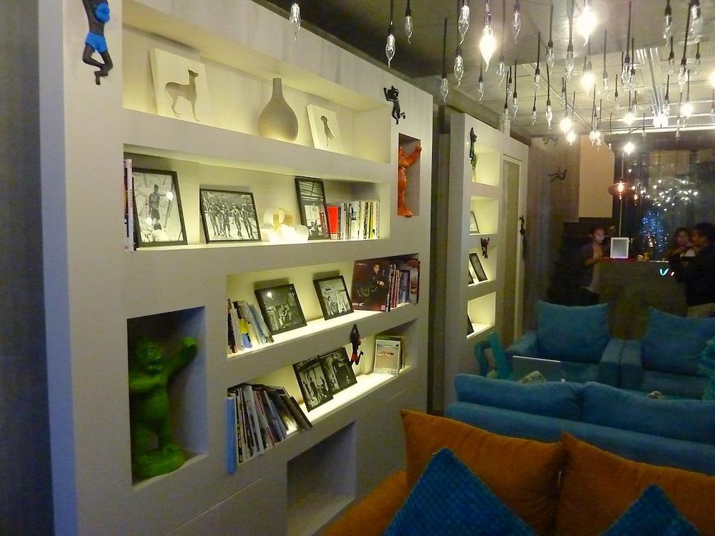 Vacio Suite Bangkok Exteriör bild